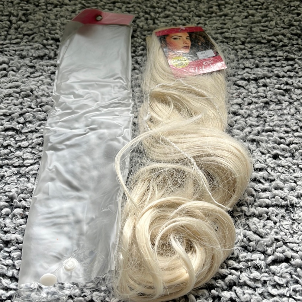 Sarla Invisible Wire Hair Extension